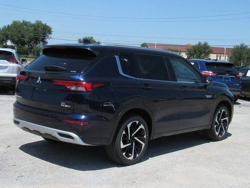 New 2025 Mitsubishi Outlander SEL image 3