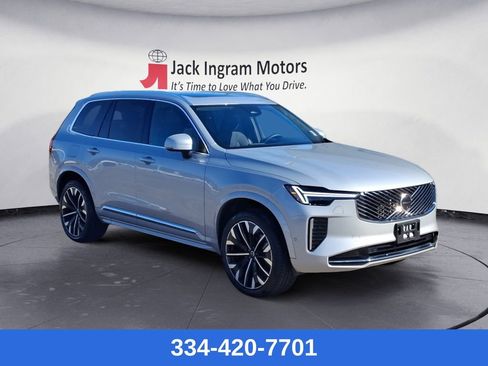 Certified 2025 Volvo XC90 B5 Plus image 7