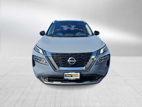 Used 2022 Nissan Rogue SL w/ SL Premium Package image 3