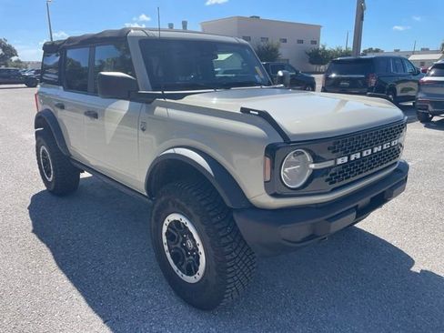 Used 2025 Ford Bronco Big Bend AWD/4WD image 1