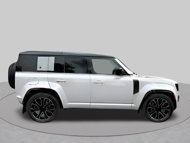 New 2026 Land Rover Defender 110 OCTA AWD/4WD image 43