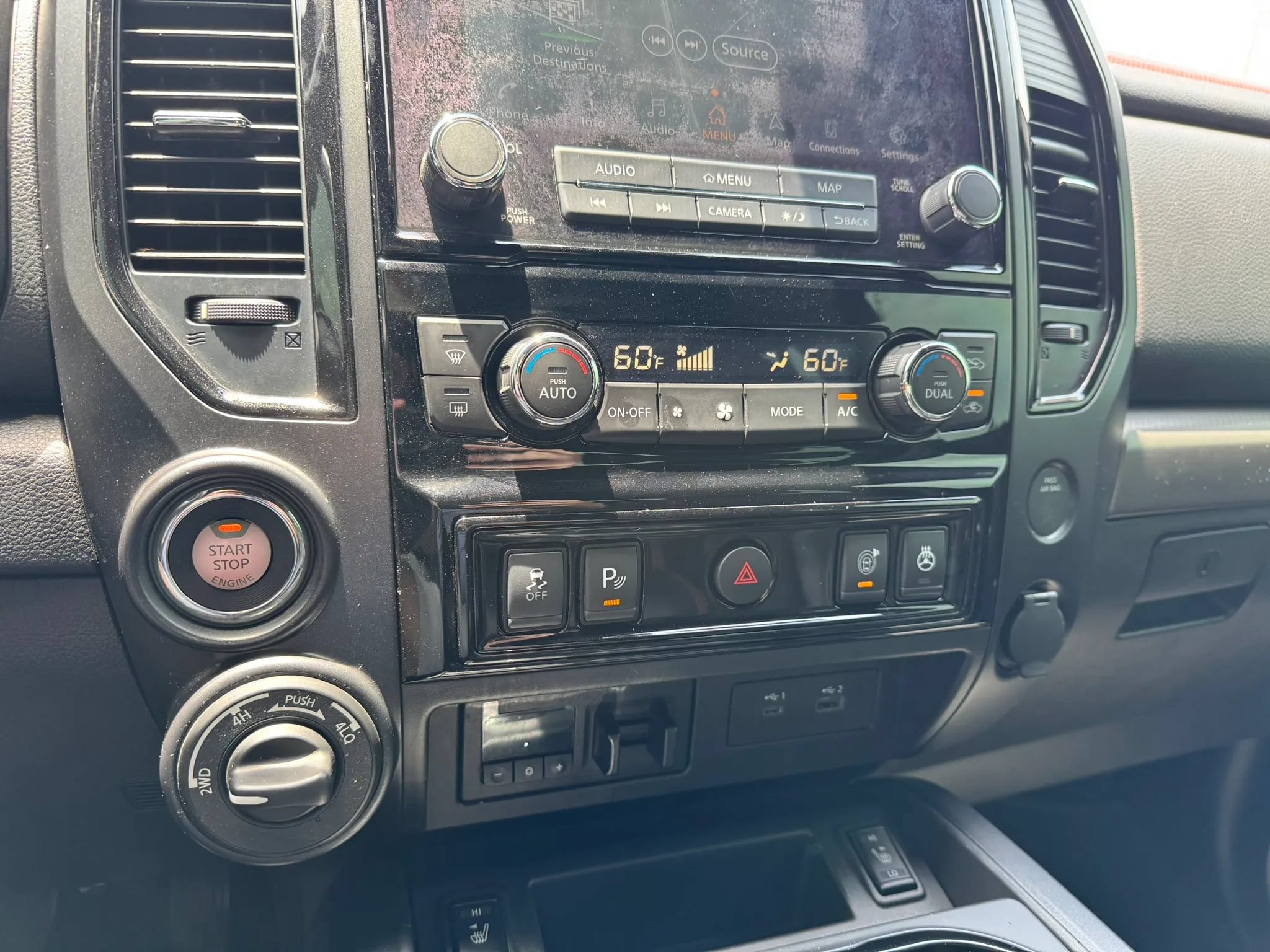 Used 2020 Nissan Titan PRO-4X w/ Pro-4x Convenience Package AWD/4WD image 10