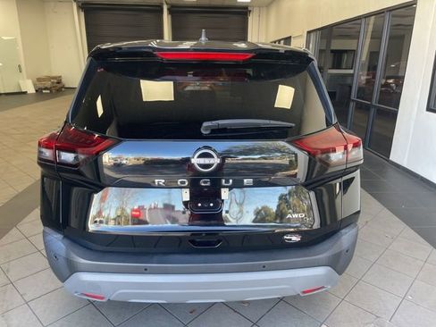 Used 2023 Nissan Rogue S image 4