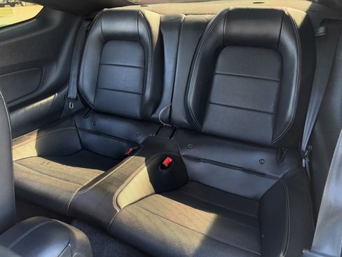 Used 2018 Ford Mustang GT Premium image 29