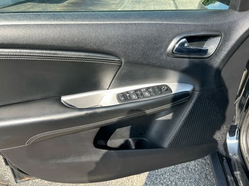 Used 2015 Dodge Journey SXT w/ Flexible Seating Group FWD image 10