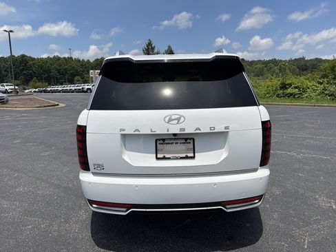 Used 2026 Hyundai Palisade Calligraphy FWD image 6