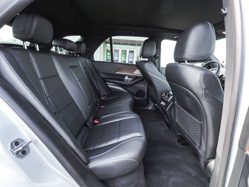 Used 2025 Mercedes-Benz GLE 450e 4MATIC w/ AMG Line Exterior image 39