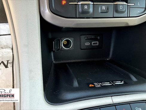 Used 2023 GMC Acadia Denali w/ Denali Ultimate Package image 33