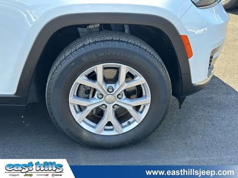 Used 2022 Jeep Grand Cherokee L Limited AWD/4WD image 10