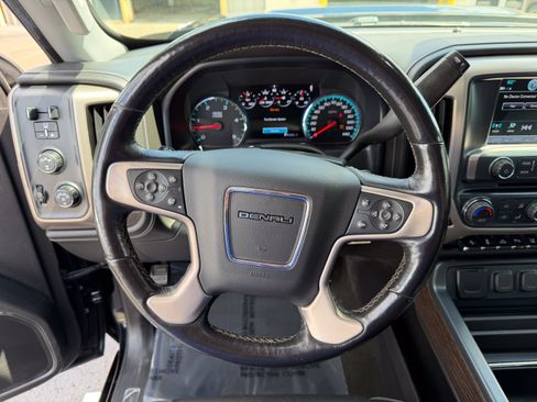 Used 2018 GMC Sierra 2500 Denali w/ Duramax Plus Package AWD/4WD image 18