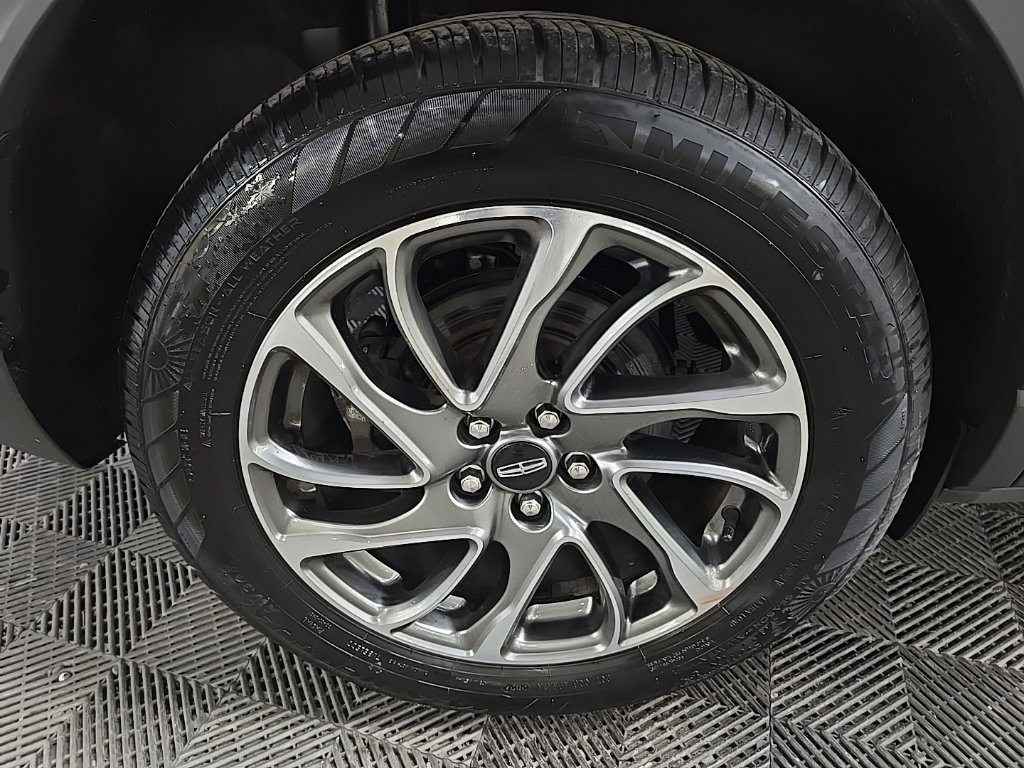 Used 2022 Lincoln Corsair AWD w/ Equipment Group 101A image 15