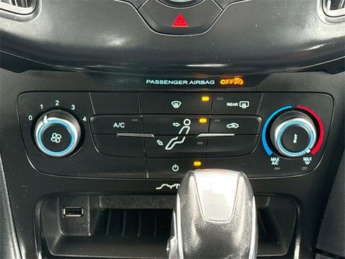 Used 2015 Ford Focus SE image 27