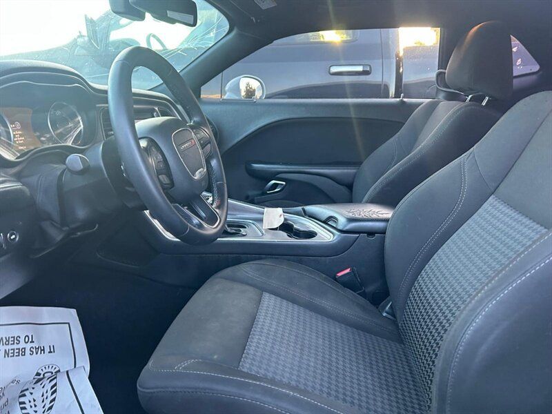 Used 2020 Dodge Challenger SXT RWD image 17