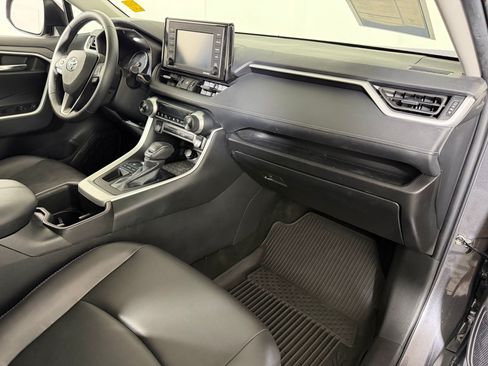 Used 2022 Toyota RAV4 XLE Premium FWD image 26