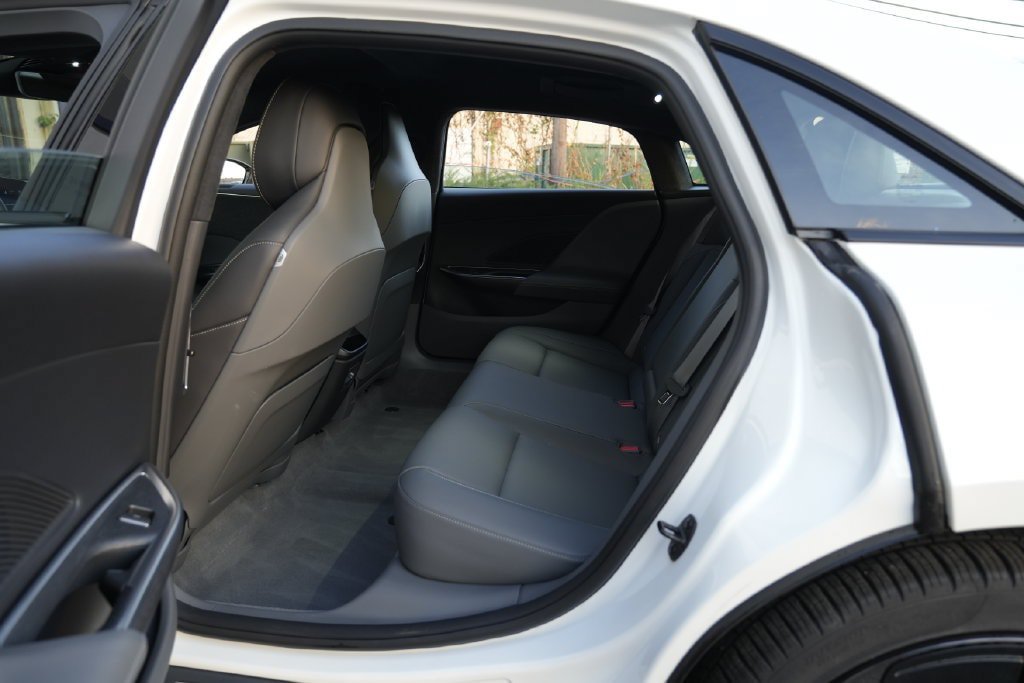 Used 2024 Lucid Air Pure RWD image 25