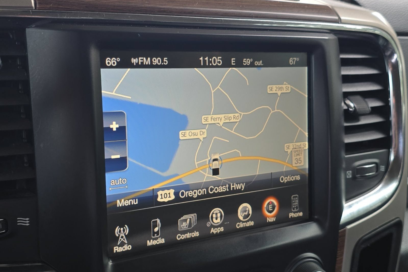 Used 2017 RAM 2500 Laramie AWD/4WD image 15