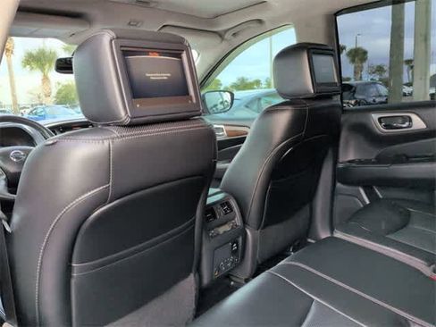 Used 2017 Nissan Pathfinder Platinum w/ Family Entertainment Package image 19