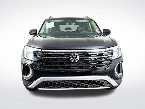 Used 2024 Volkswagen Atlas Peak Edition SE AWD/4WD image 2