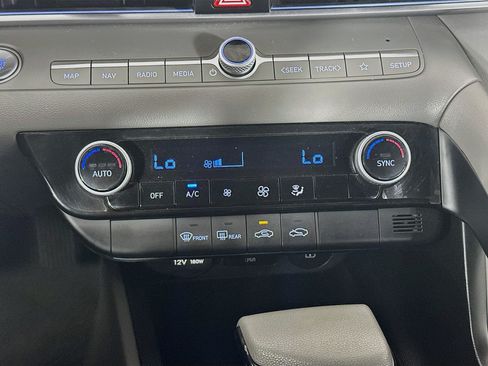 Used 2024 Hyundai Elantra SEL FWD image 24