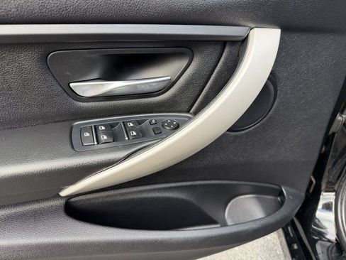 Used 2016 BMW 320i Sedan RWD image 11