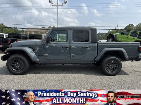 New 2025 Jeep Gladiator Sport image 6