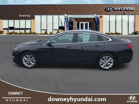 Used 2023 Chevrolet Malibu LT FWD image 2