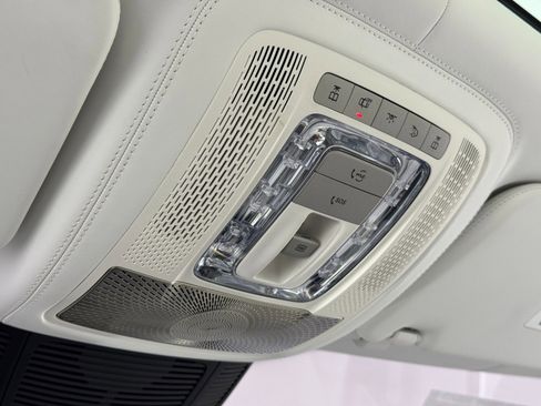 Used 2023 Mercedes-Benz Maybach GLS 600 4MATIC image 40