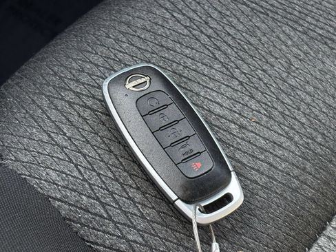 Used 2025 Nissan Rogue SV AWD/4WD image 21