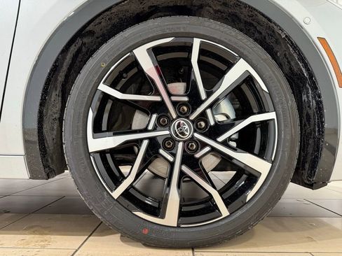 New 2026 Toyota Prius XSE Premium image 9