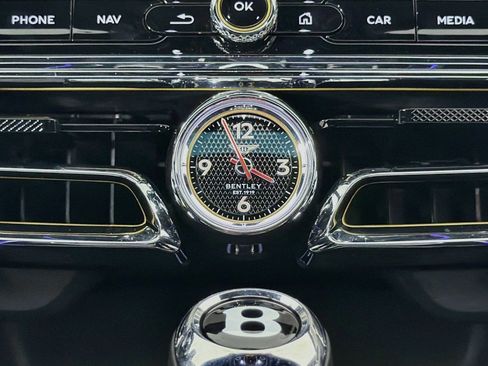 Used 2021 Bentley Flying Spur W12 AWD/4WD image 23