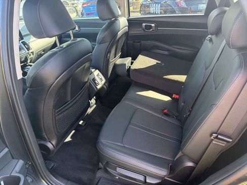 Certified 2021 Kia Sorento S image 6