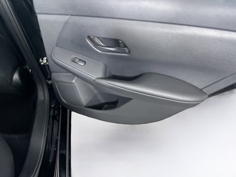 Used 2025 Nissan Sentra SV image 27