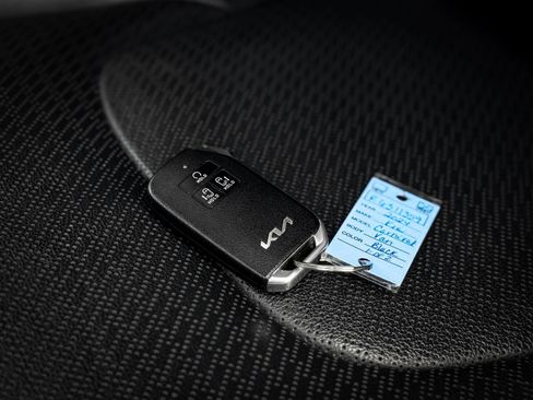 Used 2024 Kia Carnival SX Prestige FWD image 9