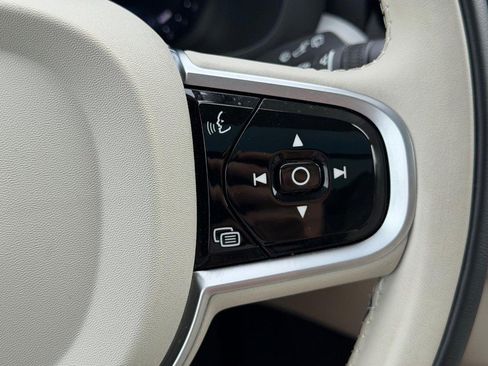 Certified 2026 Volvo XC60 B5 Ultra AWD/4WD image 18