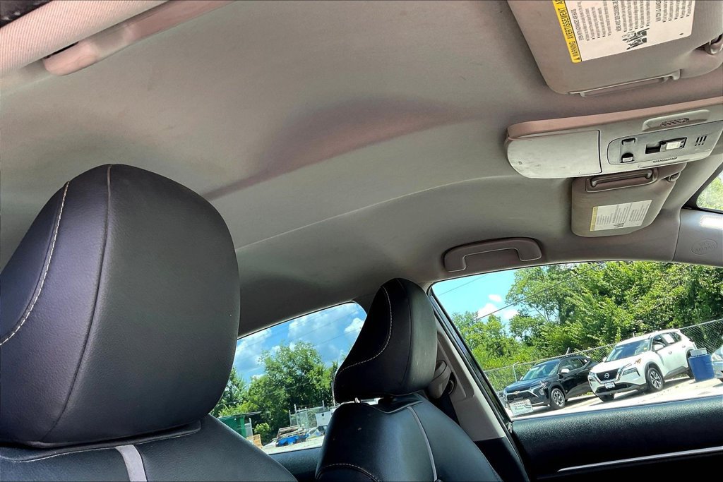 Used 2019 Toyota Camry SE FWD image 18