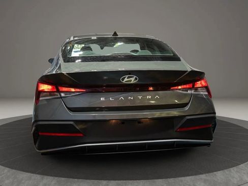 Used 2024 Hyundai Elantra SEL image 6
