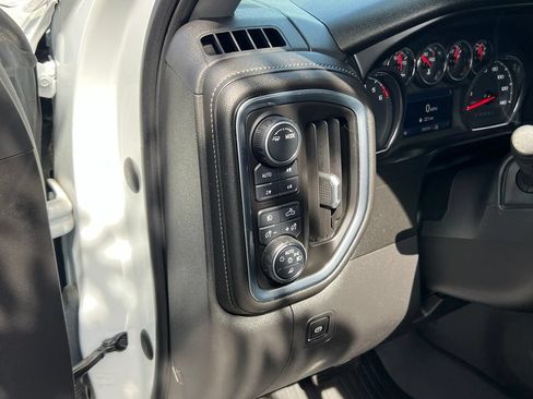 Used 2021 Chevrolet Silverado 1500 LT Trail Boss w/ Convenience Package II AWD/4WD image 15