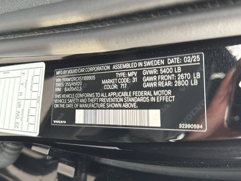 Certified 2025 Volvo XC60 B5 Plus image 35