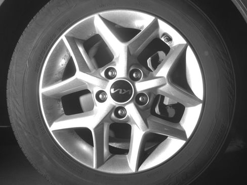 Used 2025 Kia Soul LX w/ LX Technology Package FWD image 13