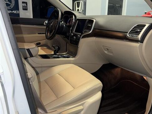 Used 2014 Jeep Grand Cherokee Limited image 10