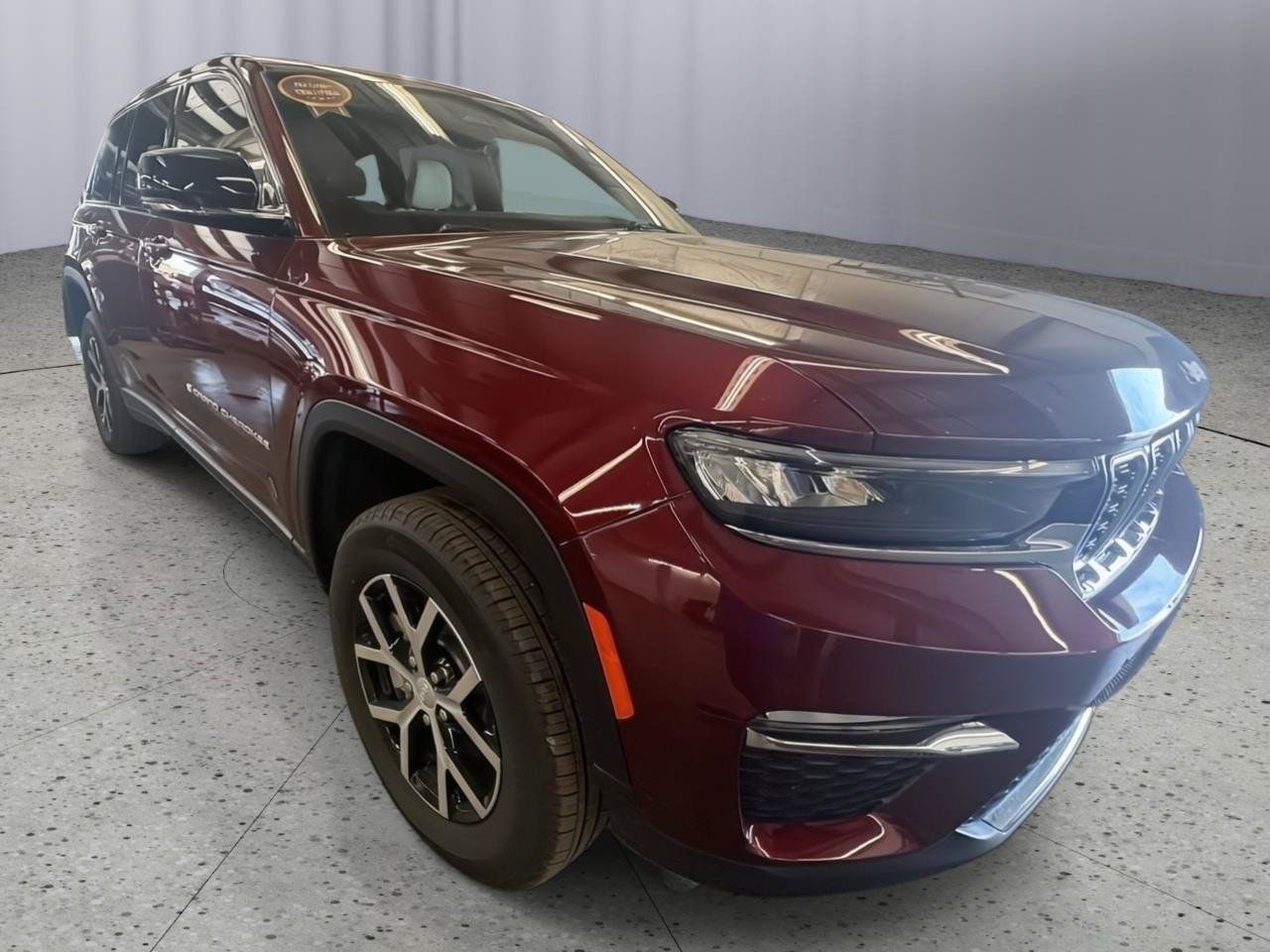 Used 2025 Jeep Grand Cherokee Limited AWD/4WD image 7