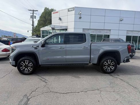 Used 2025 GMC Sierra 1500 AT4 w/ AT4 Premium Package AWD/4WD image 8