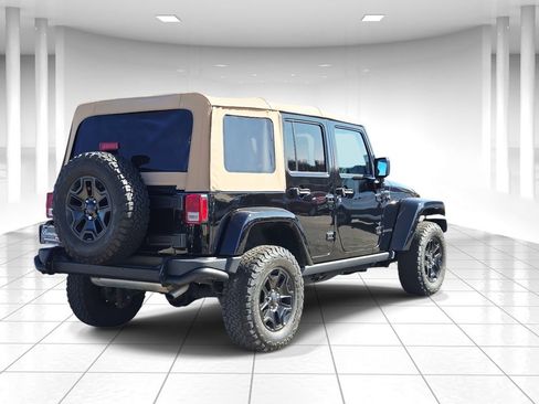 Used 2016 Jeep Wrangler Unlimited Sahara image 3