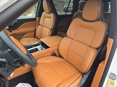 New 2026 Lincoln Aviator Black Label image 14