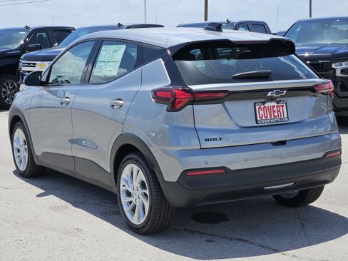 New 2027 Chevrolet Bolt LT w/ Comfort Package FWD image 4