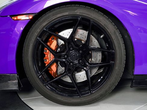 Used 2014 Nissan GT-R Premium image 12