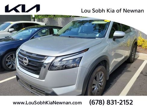 Used 2025 Nissan Pathfinder SV w/ SV Premium Package FWD image 1