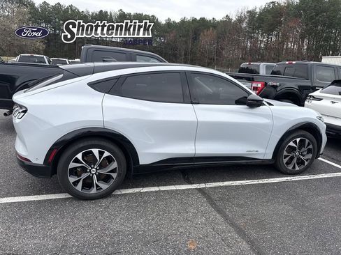 Used 2023 Ford Mustang Mach-E Premium image 17