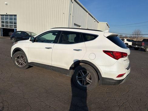 Used 2017 Hyundai Santa Fe Sport image 9