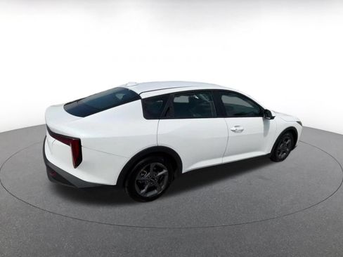 Used 2026 Kia K4 FWD image 13